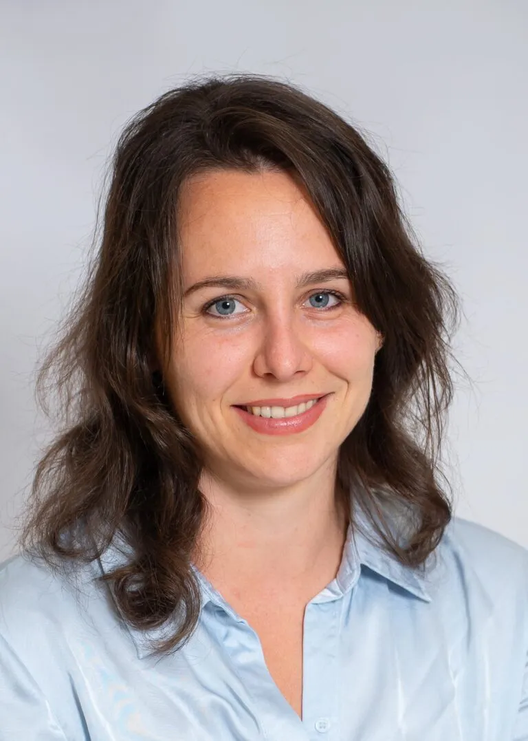 Dr. Lisa Nais
